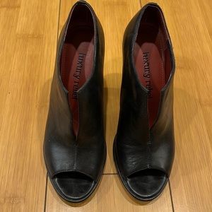 Luxury Rebel Women’s Booties size 36.5 Black